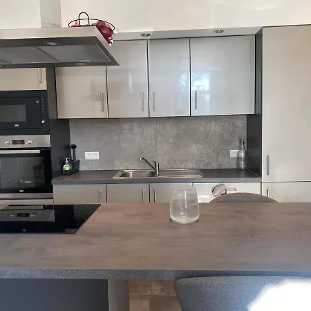Les Appartements Du Parc Herman Apartment *
